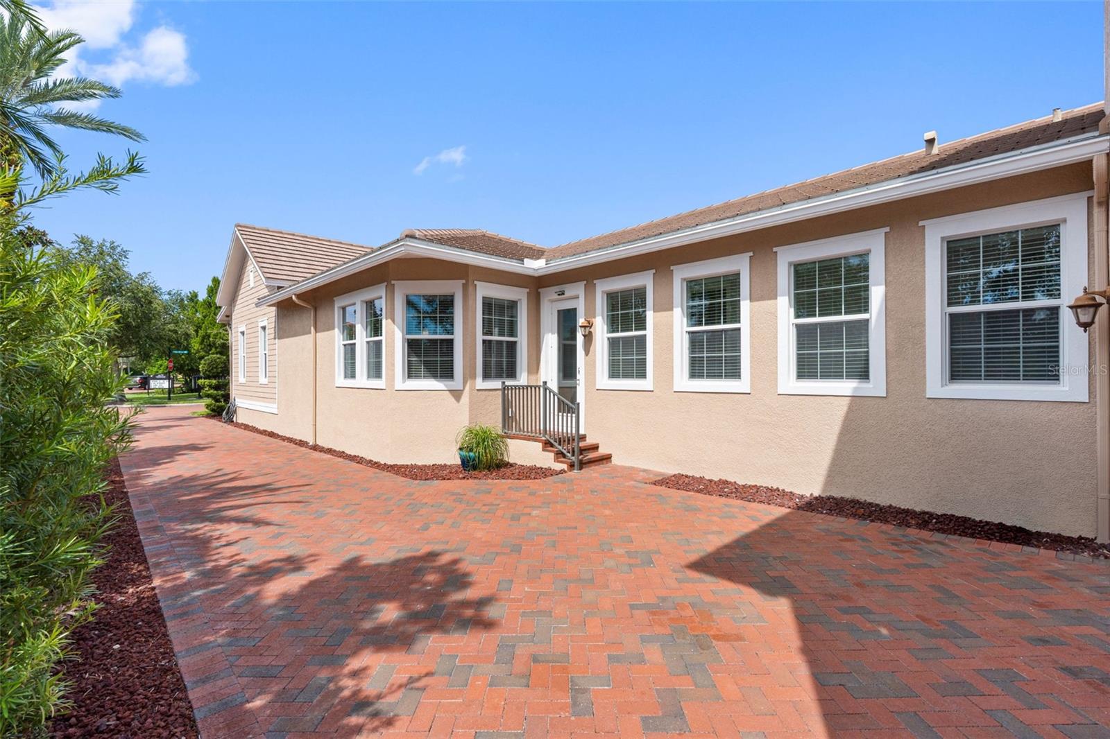 6101 YEATS MANOR DR
