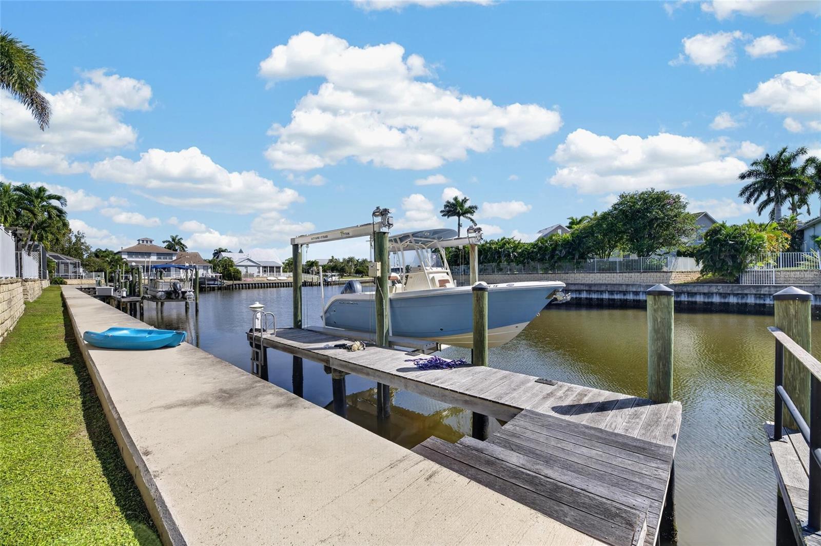 421 ISLEBAY DR