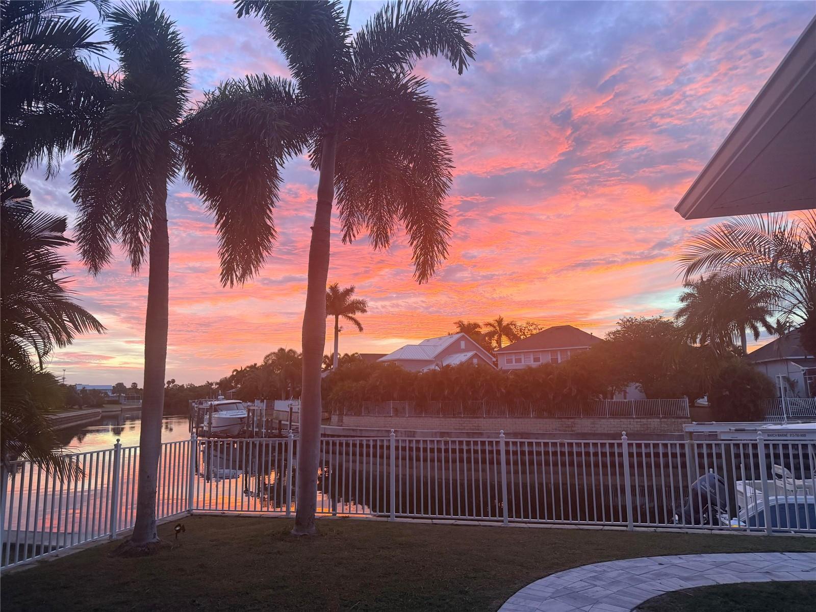 421 ISLEBAY DR
