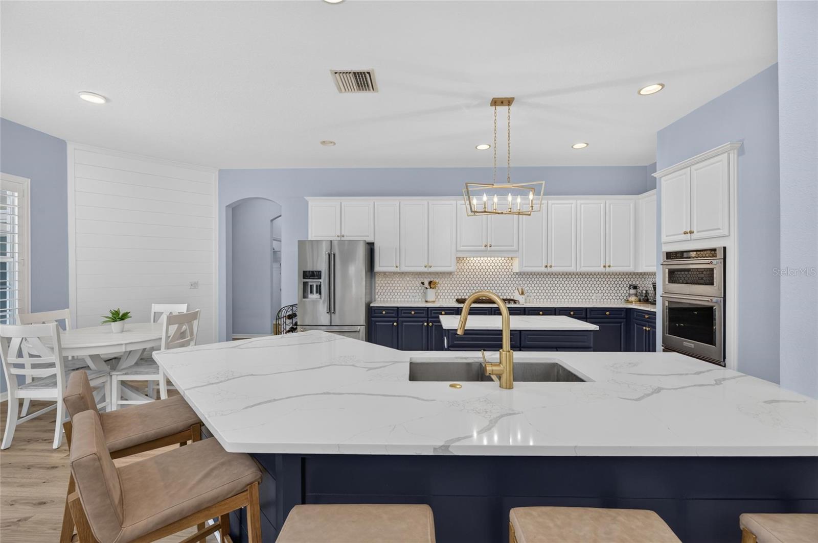 421 ISLEBAY DR