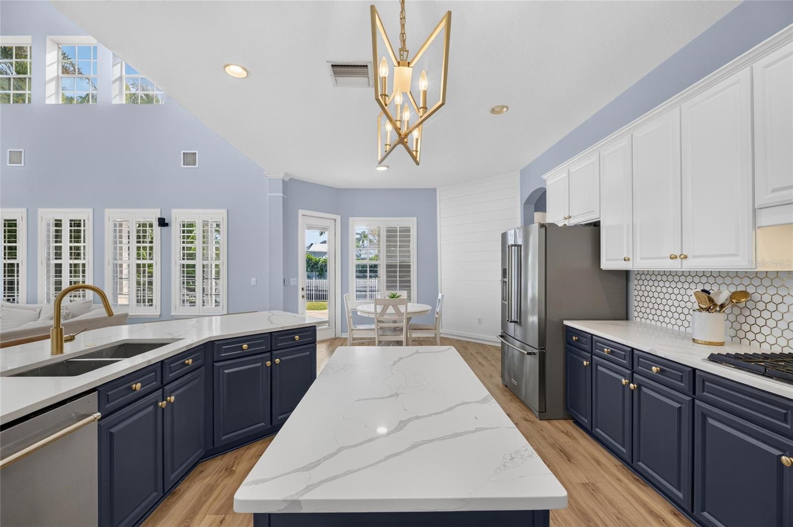 421 ISLEBAY DR