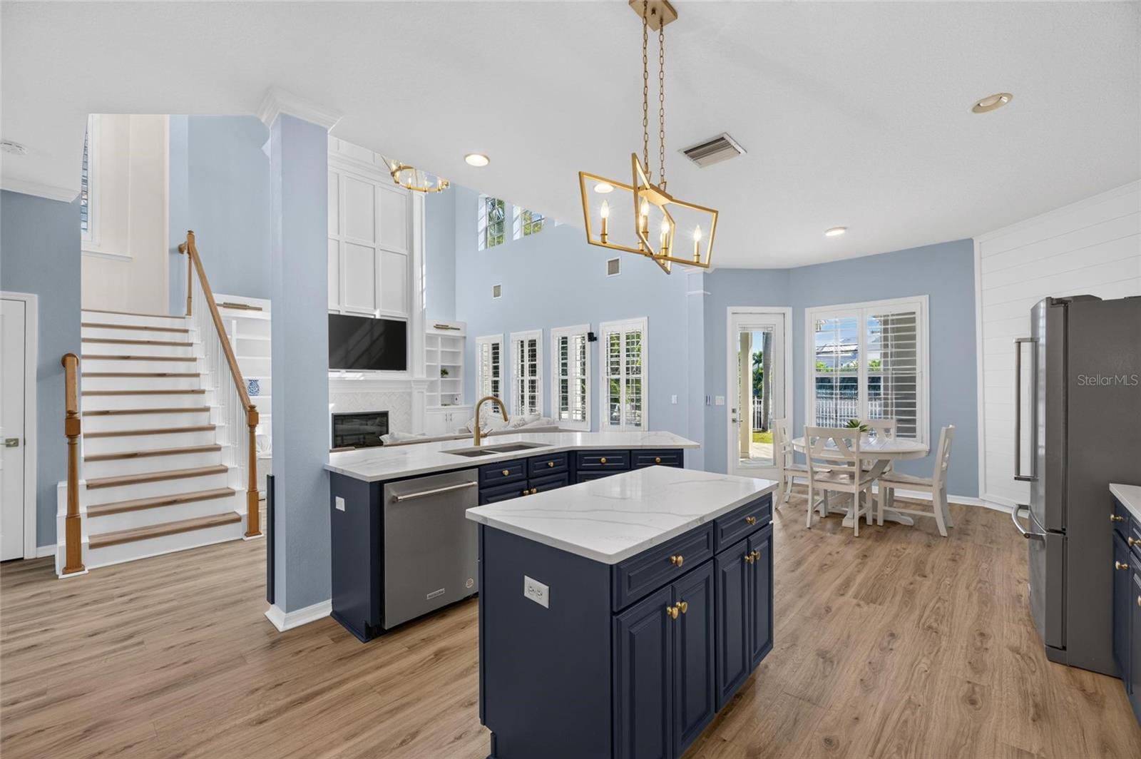 421 ISLEBAY DR