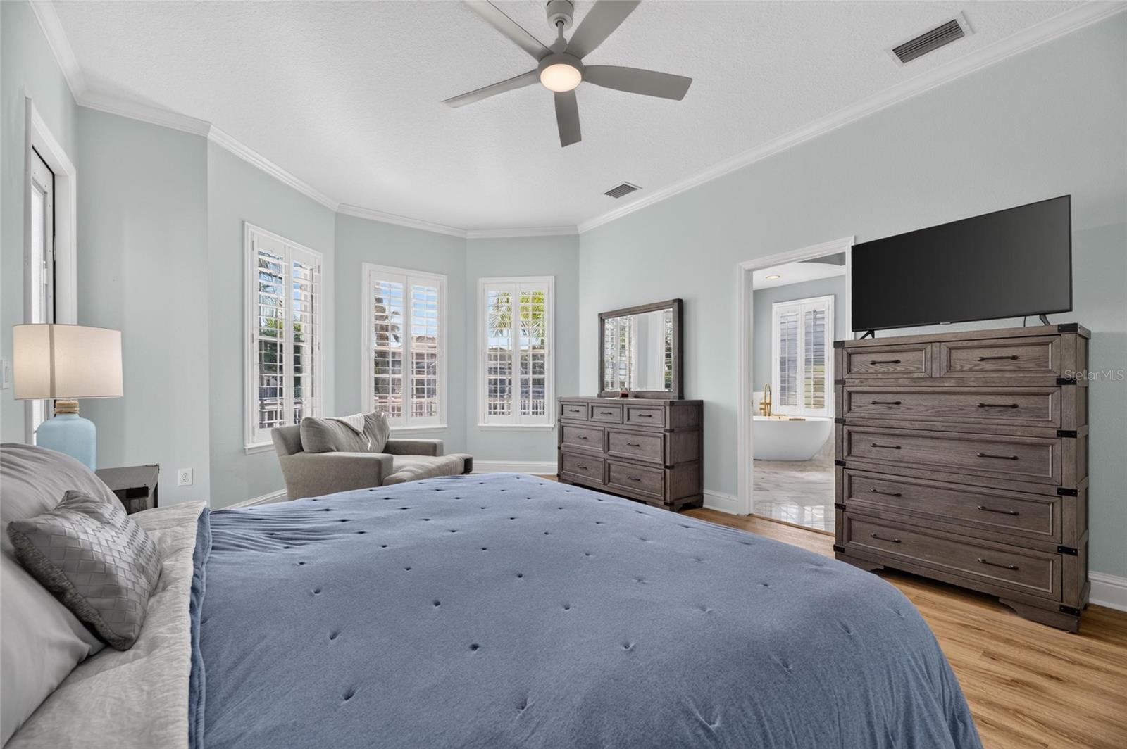 421 ISLEBAY DR