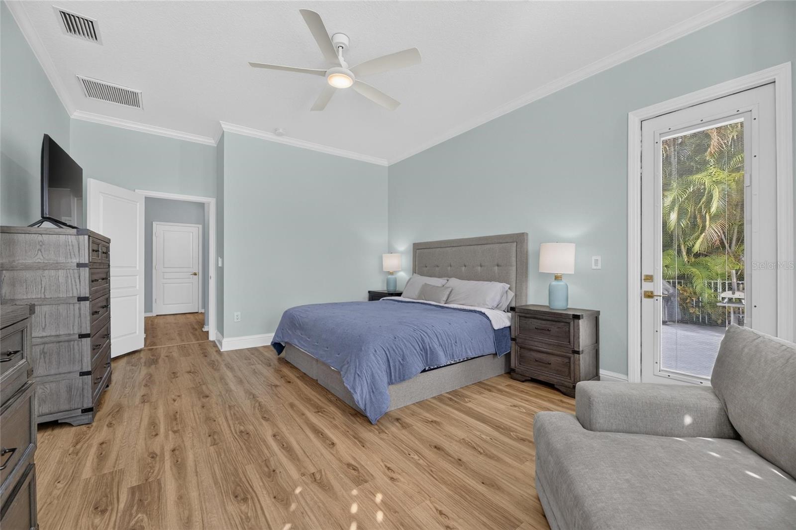 421 ISLEBAY DR