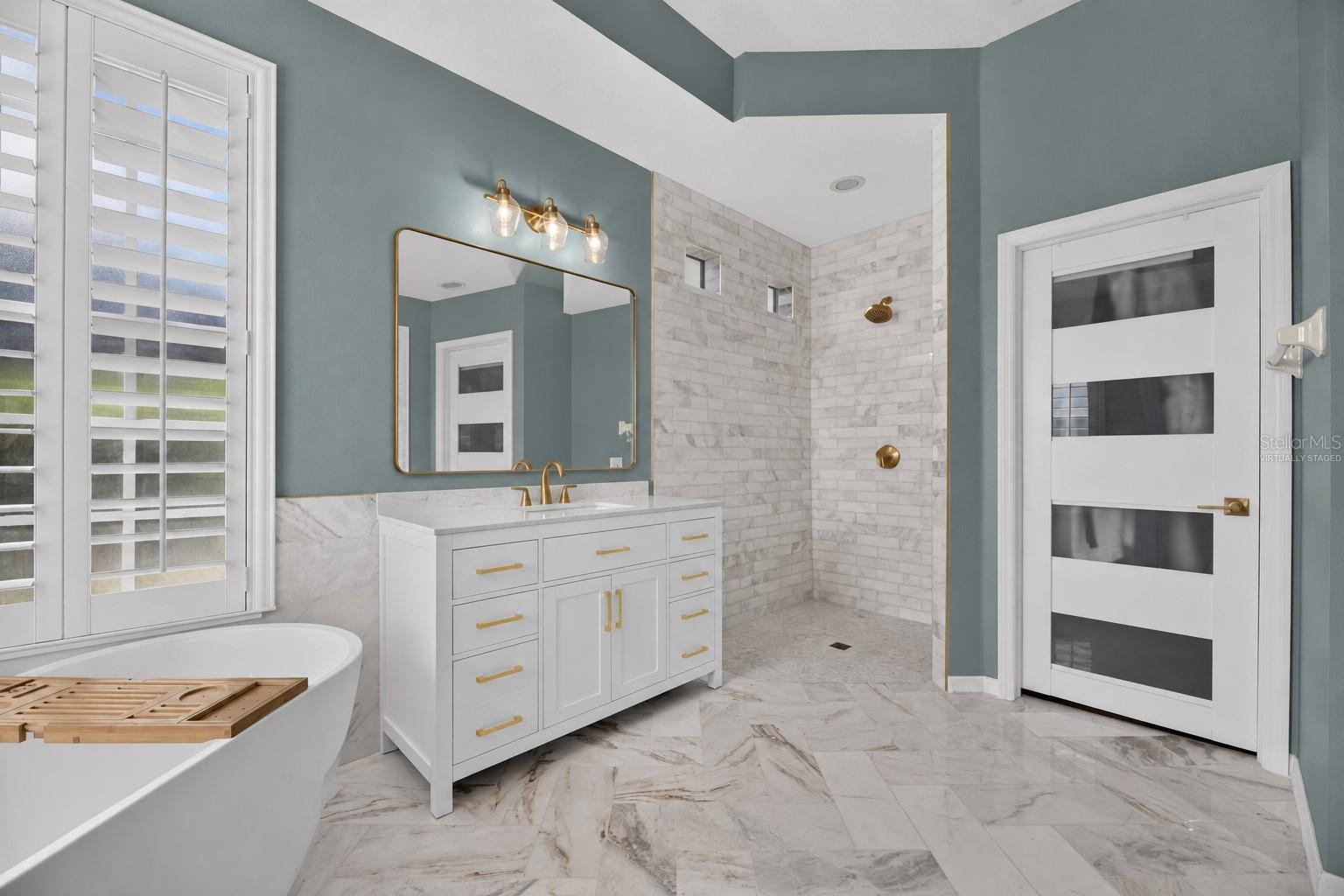 421 ISLEBAY DR