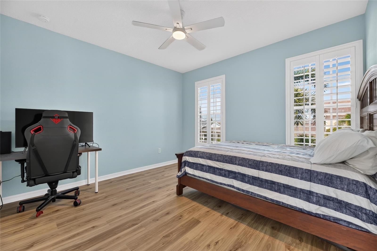 421 ISLEBAY DR