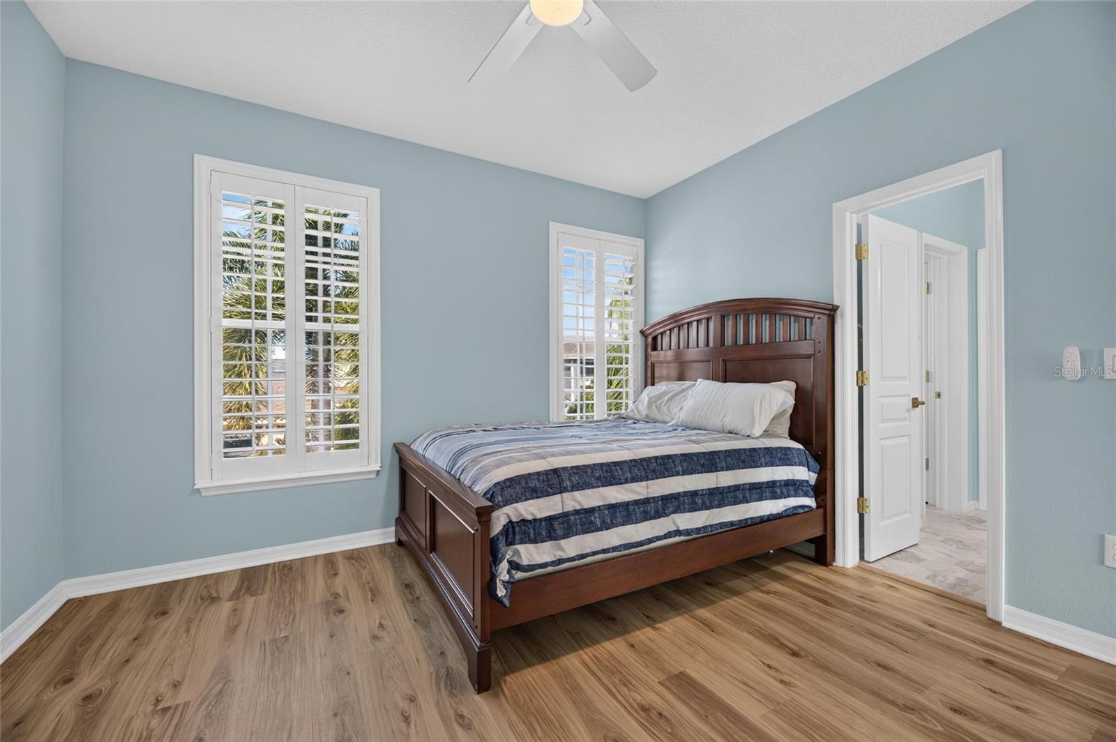 421 ISLEBAY DR