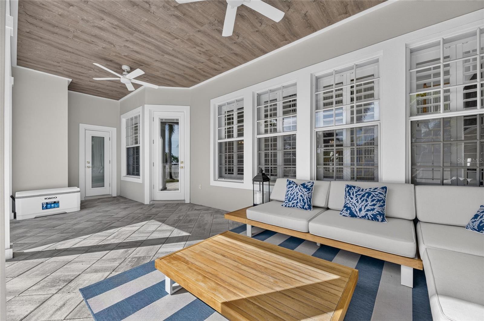 421 ISLEBAY DR