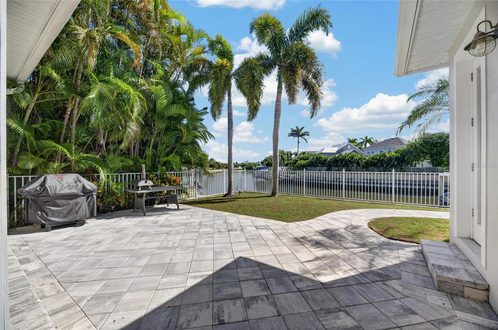 421 ISLEBAY DR
