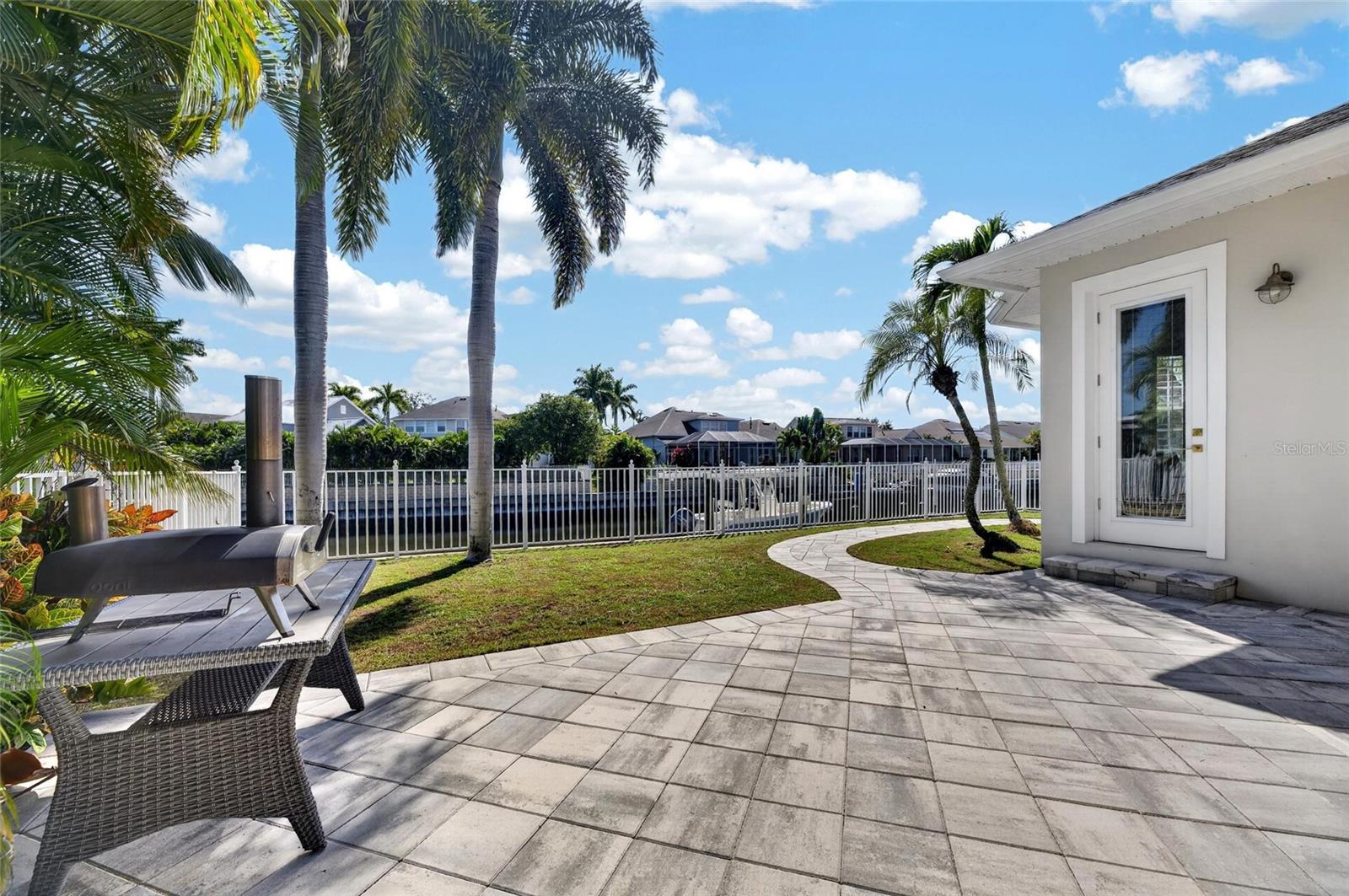 421 ISLEBAY DR