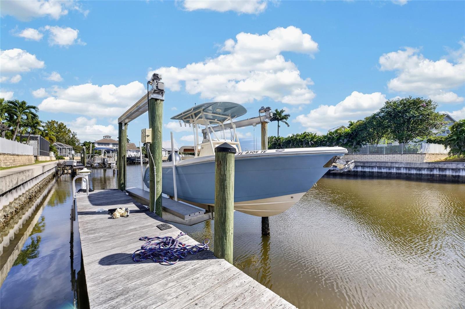 421 ISLEBAY DR