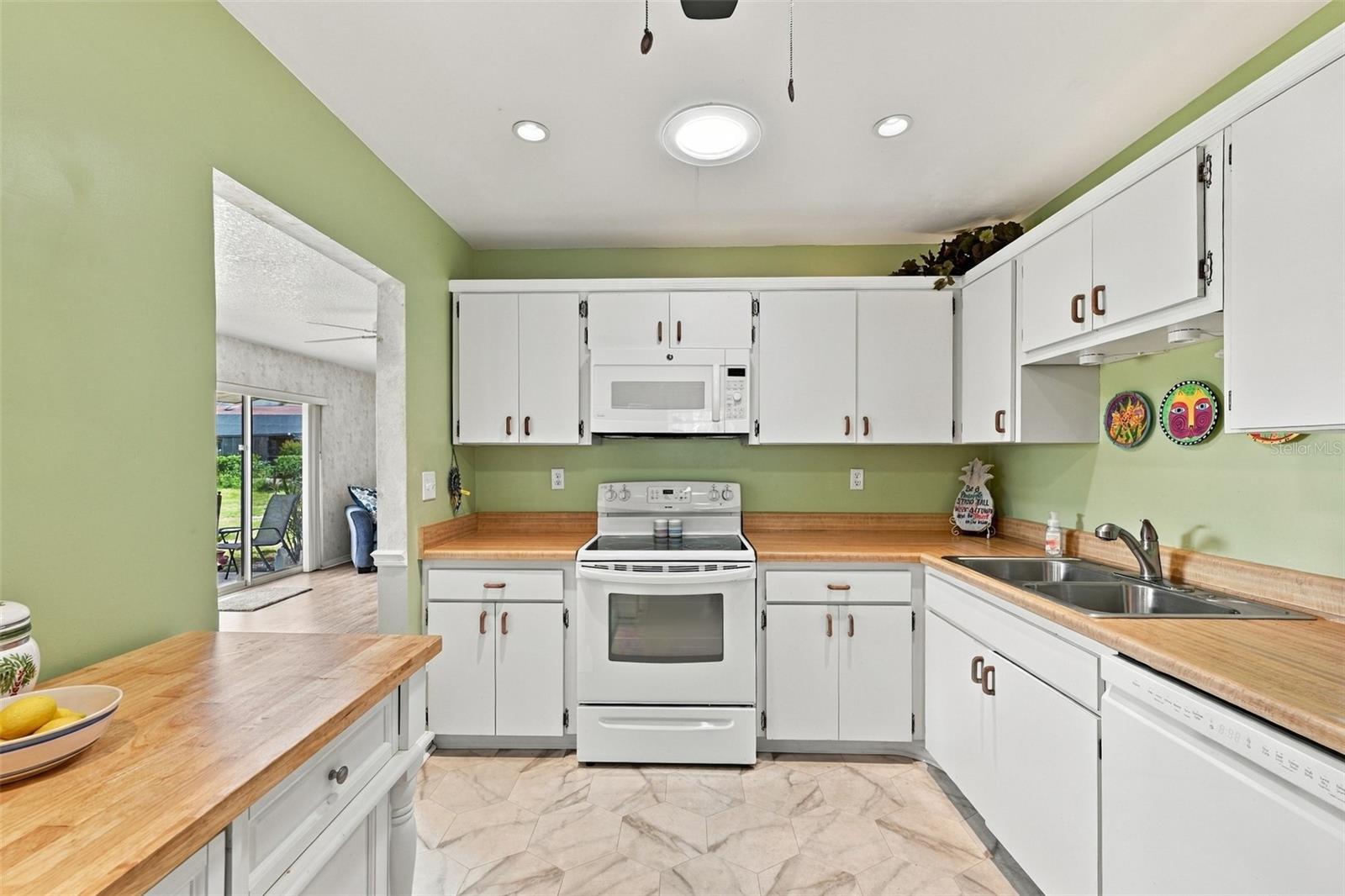 215 GENET CT