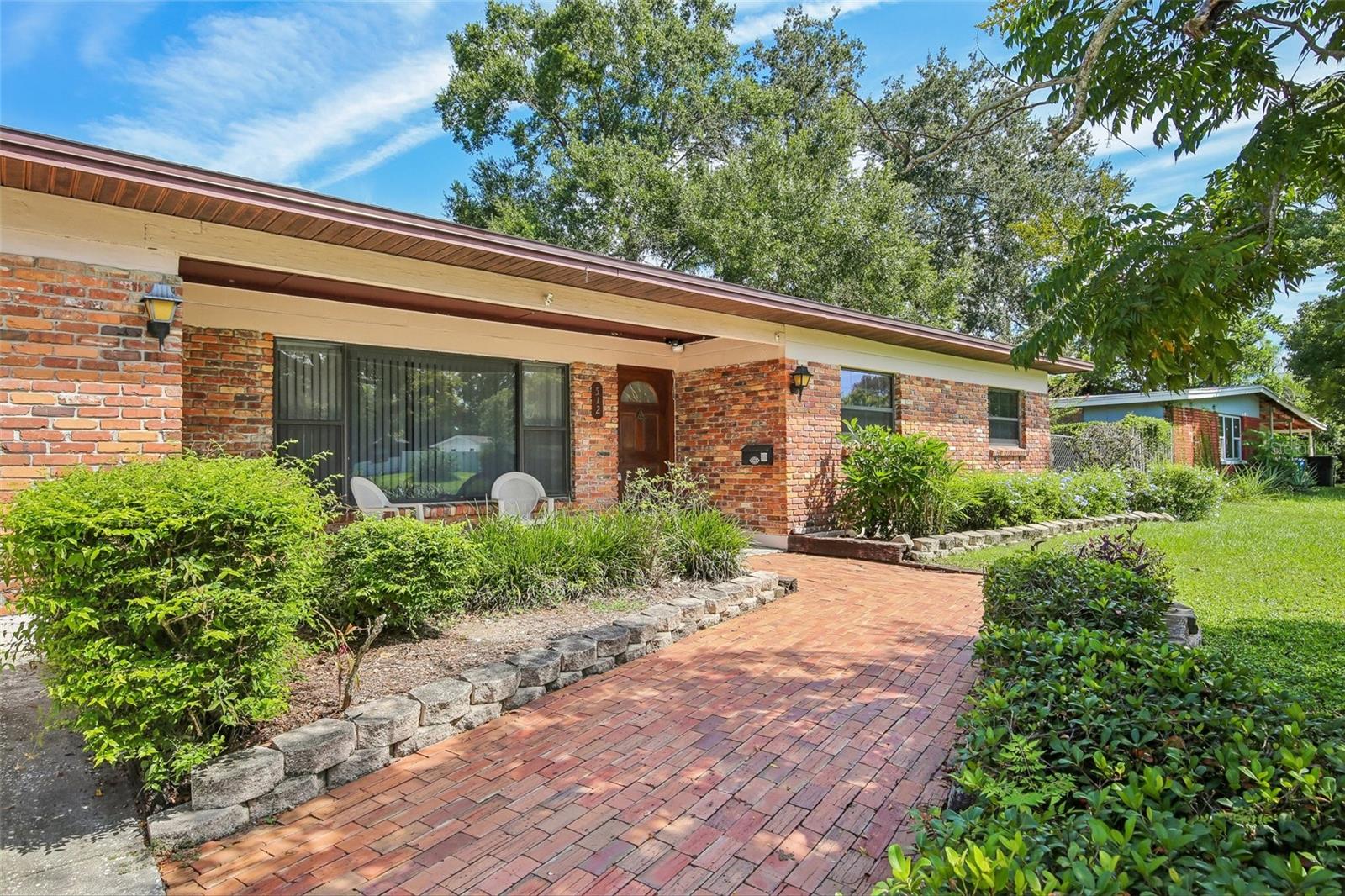 512 WHITE OAK AVE