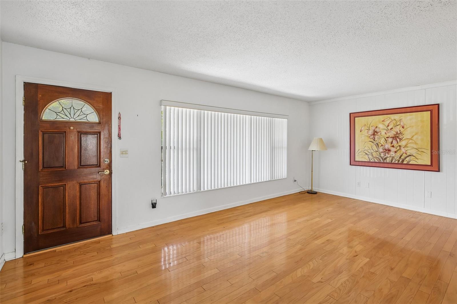512 WHITE OAK AVE