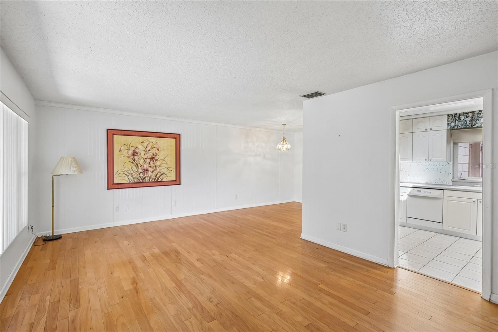 512 WHITE OAK AVE