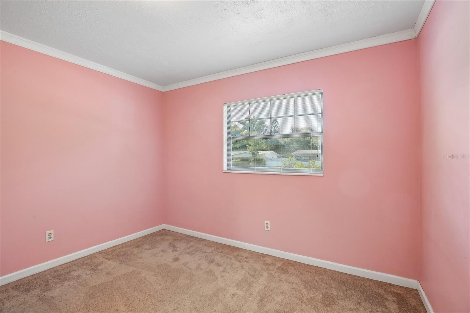 512 WHITE OAK AVE