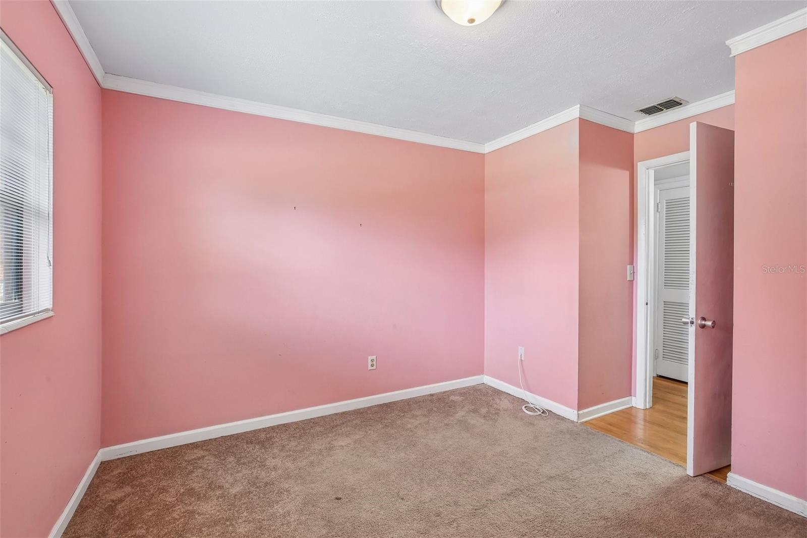 512 WHITE OAK AVE