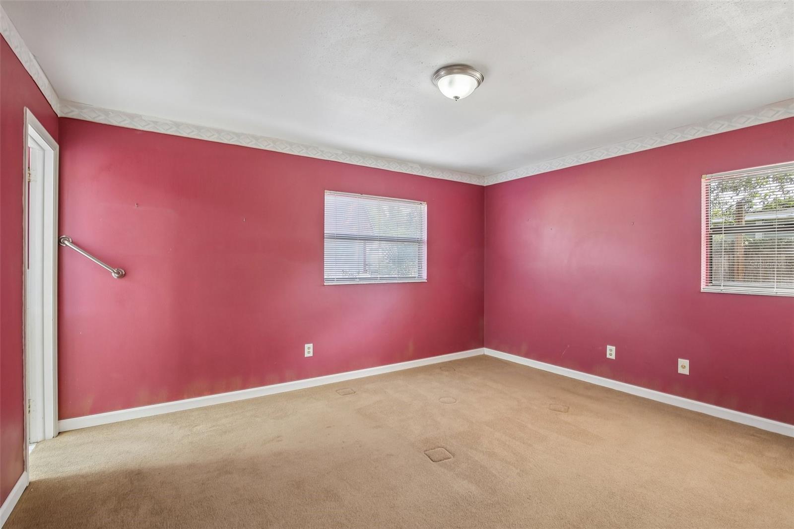 512 WHITE OAK AVE