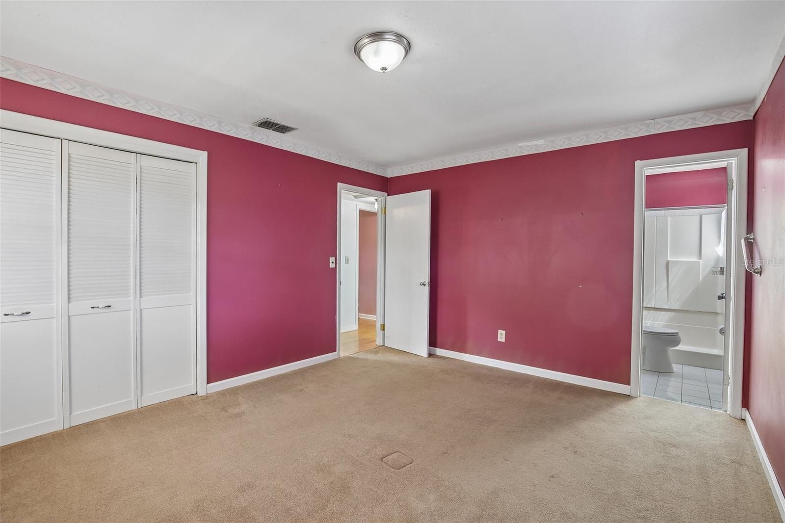 512 WHITE OAK AVE
