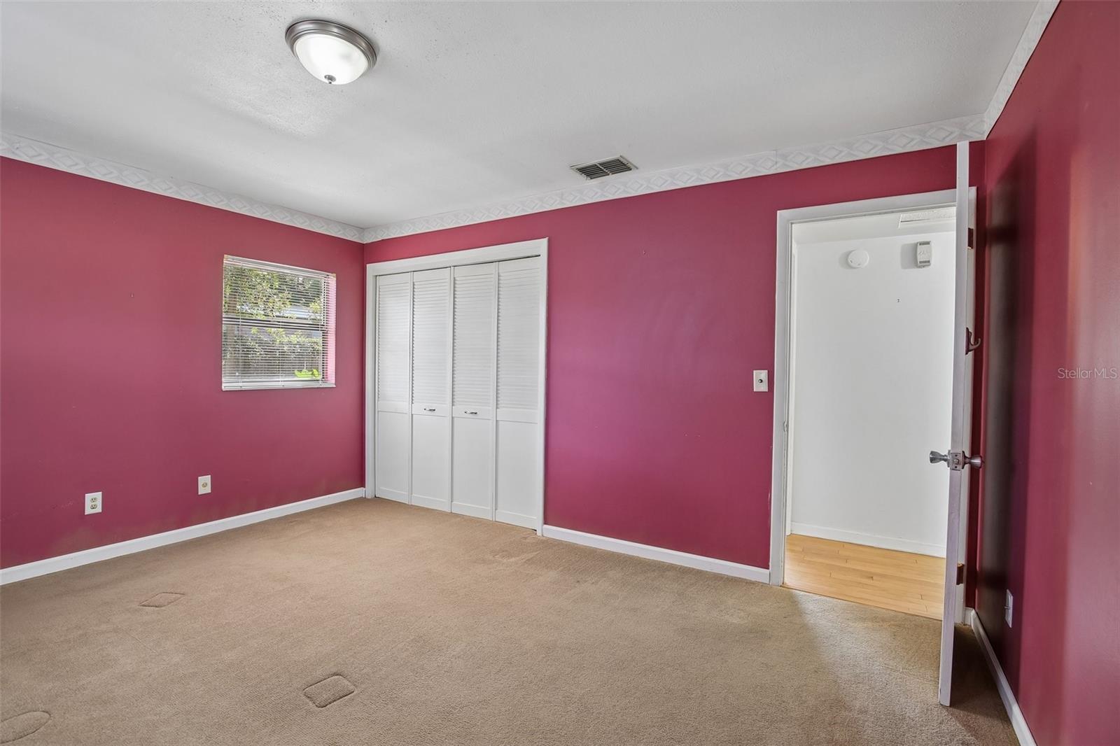 512 WHITE OAK AVE