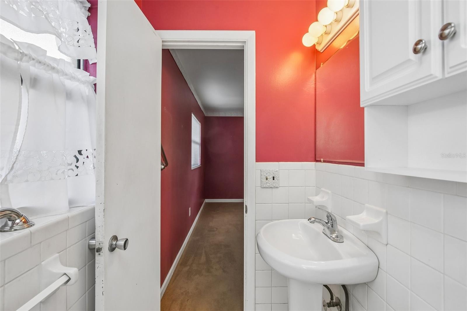512 WHITE OAK AVE