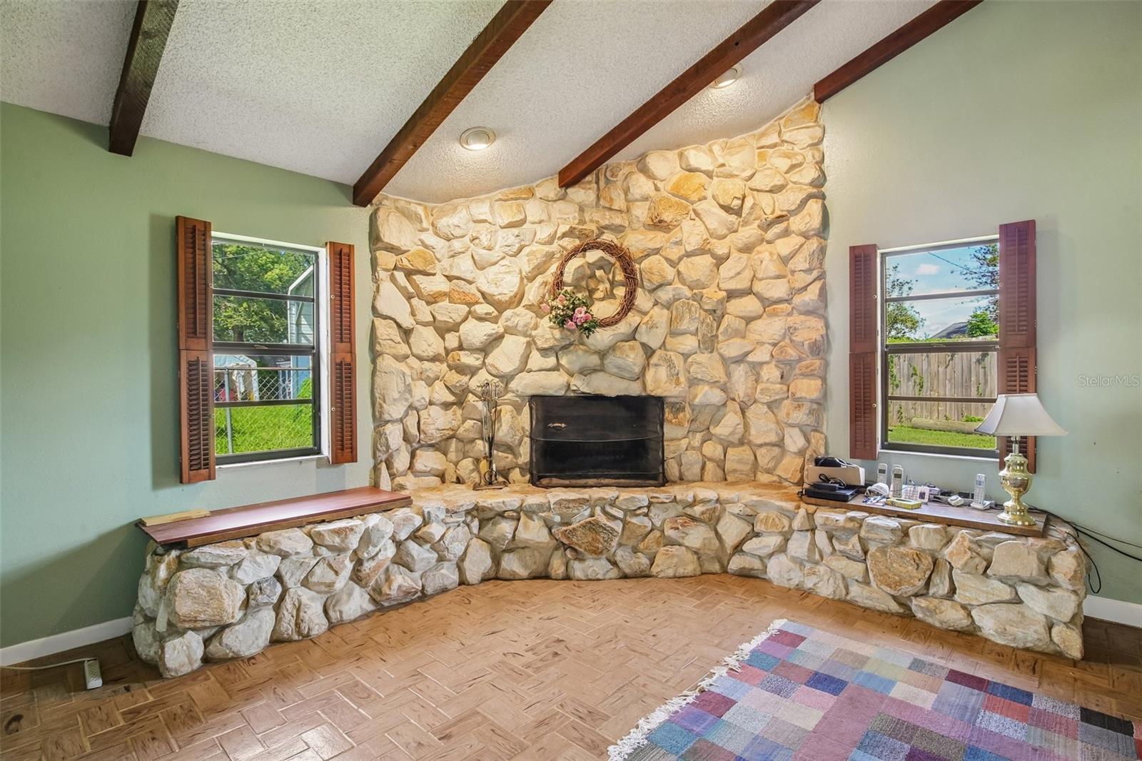 512 WHITE OAK AVE