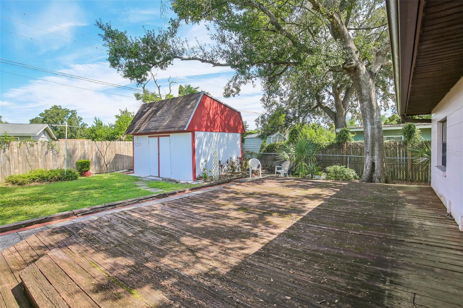 512 WHITE OAK AVE
