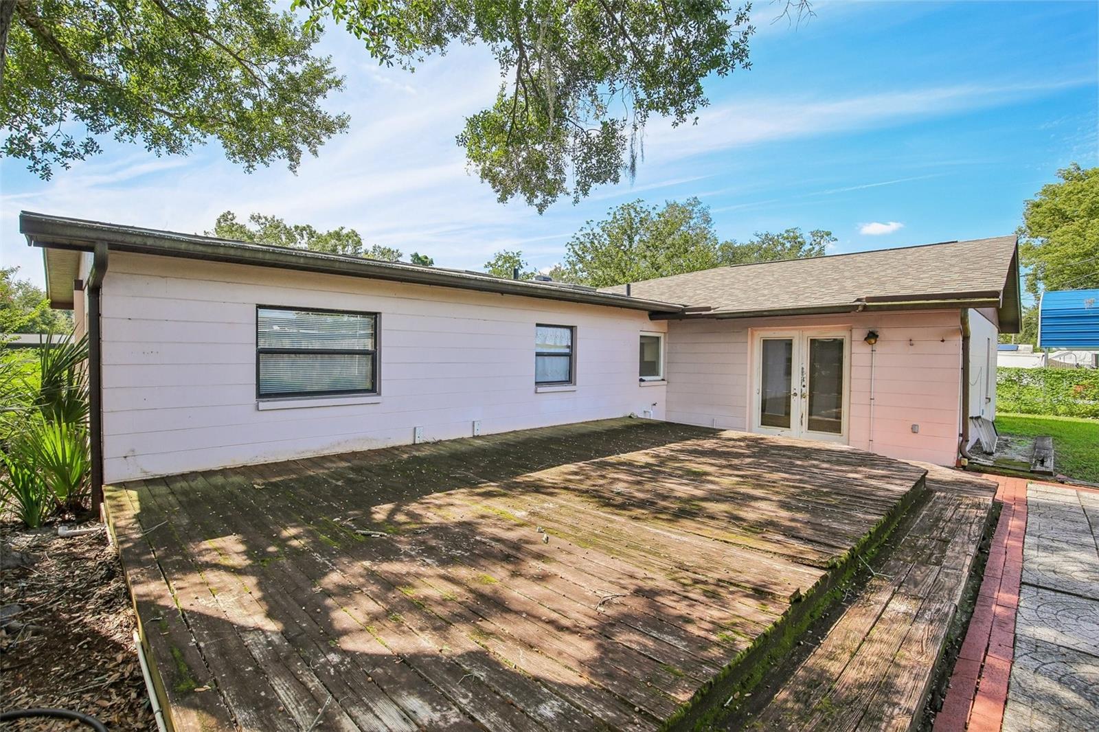 512 WHITE OAK AVE