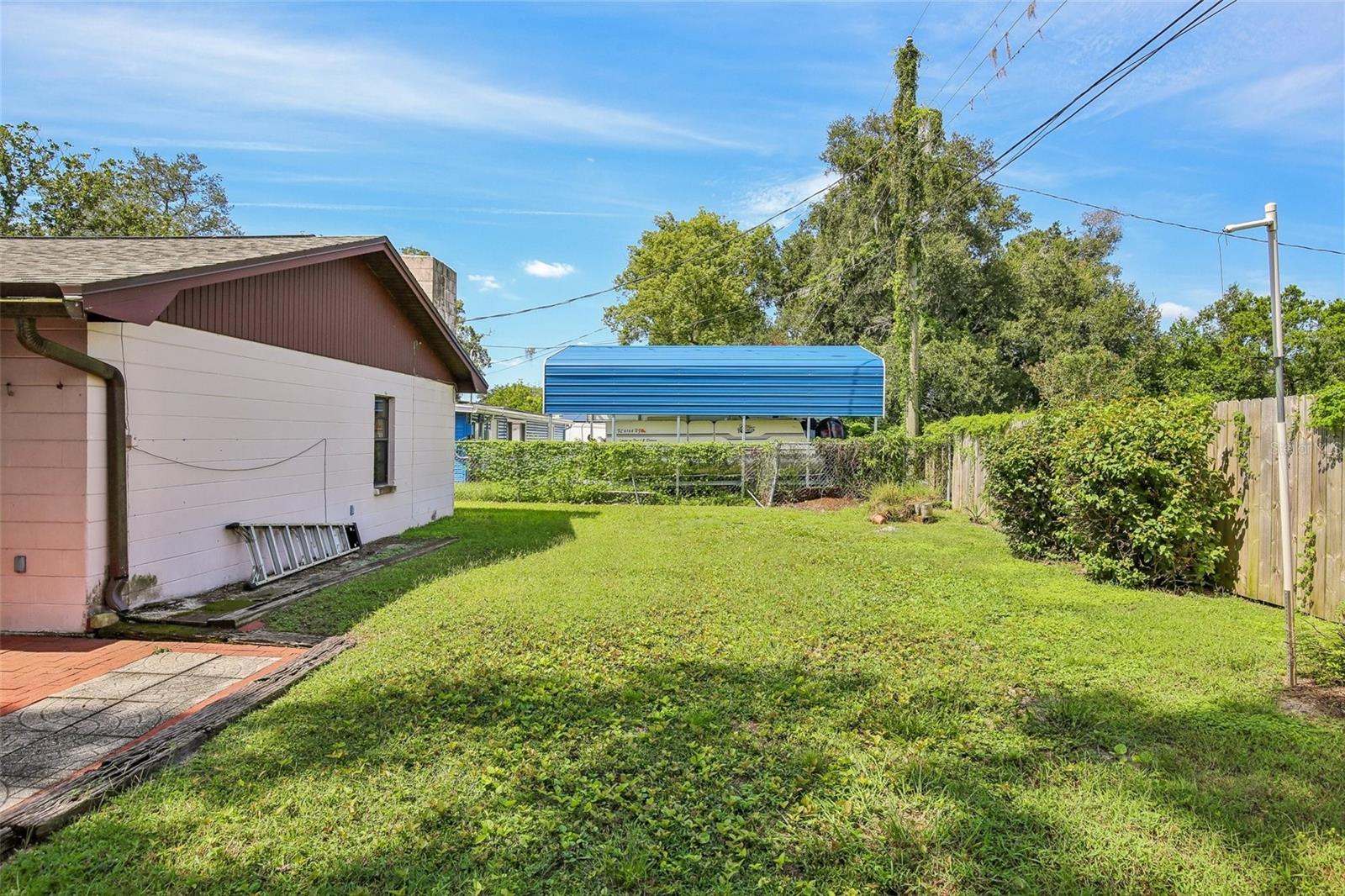 512 WHITE OAK AVE