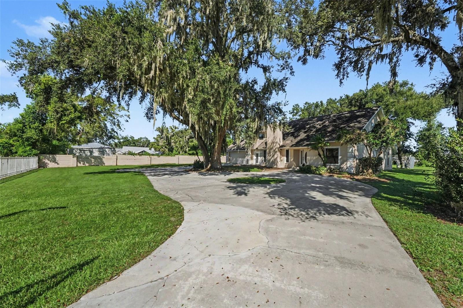 126 Goins Dr, Seffner
