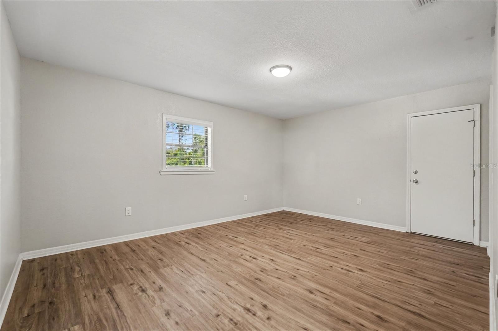 126 GOINS DR