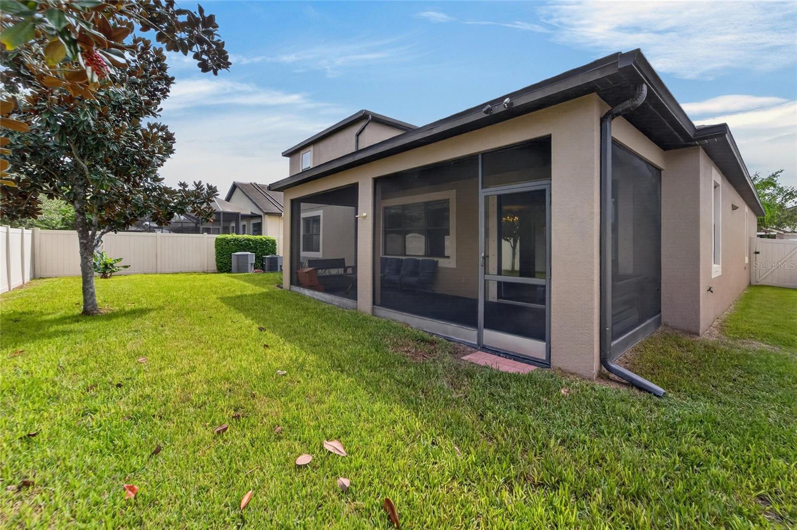 11520 SCARLET IBIS PL
