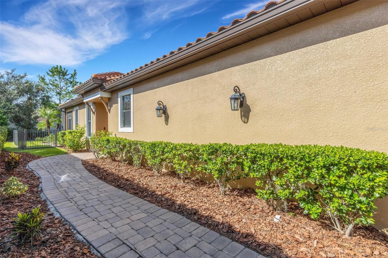 8413 ALBERATA VISTA DR