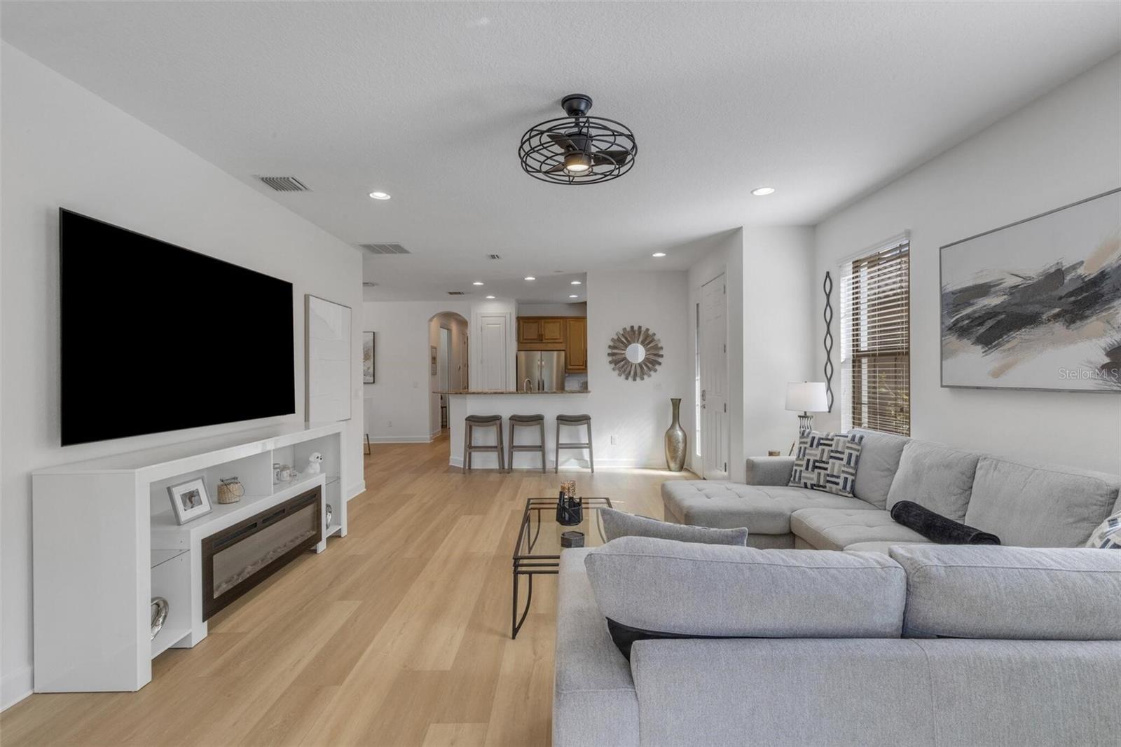 8413 ALBERATA VISTA DR