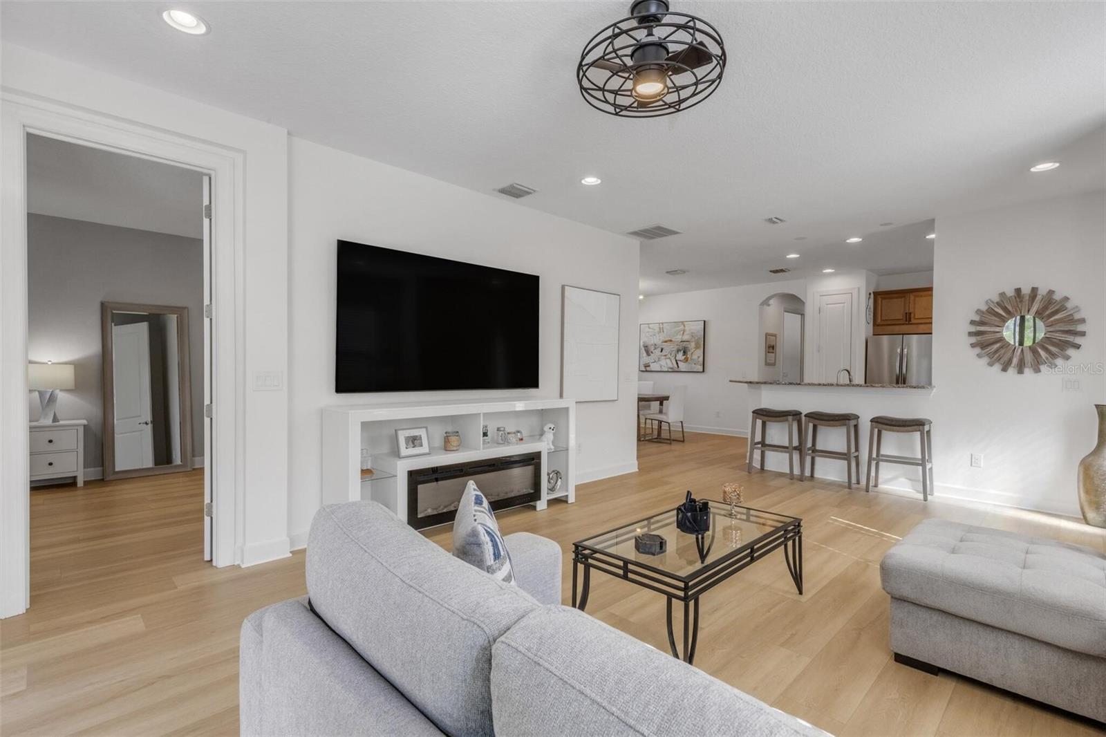 8413 ALBERATA VISTA DR