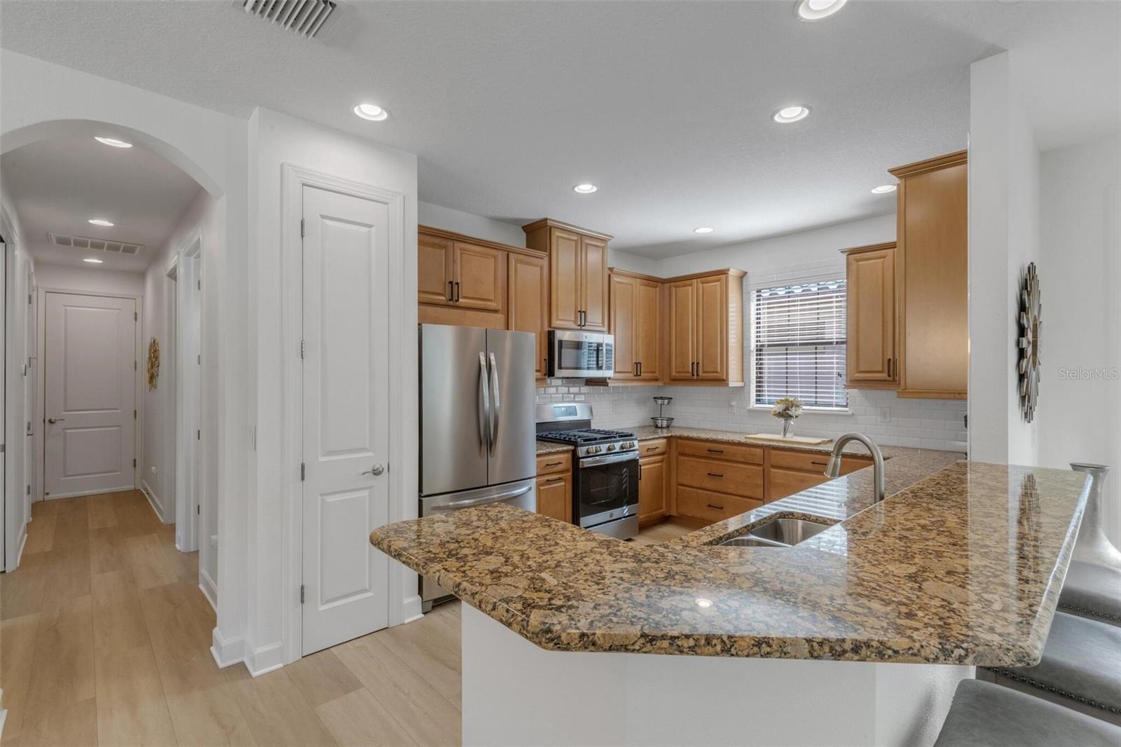 8413 ALBERATA VISTA DR