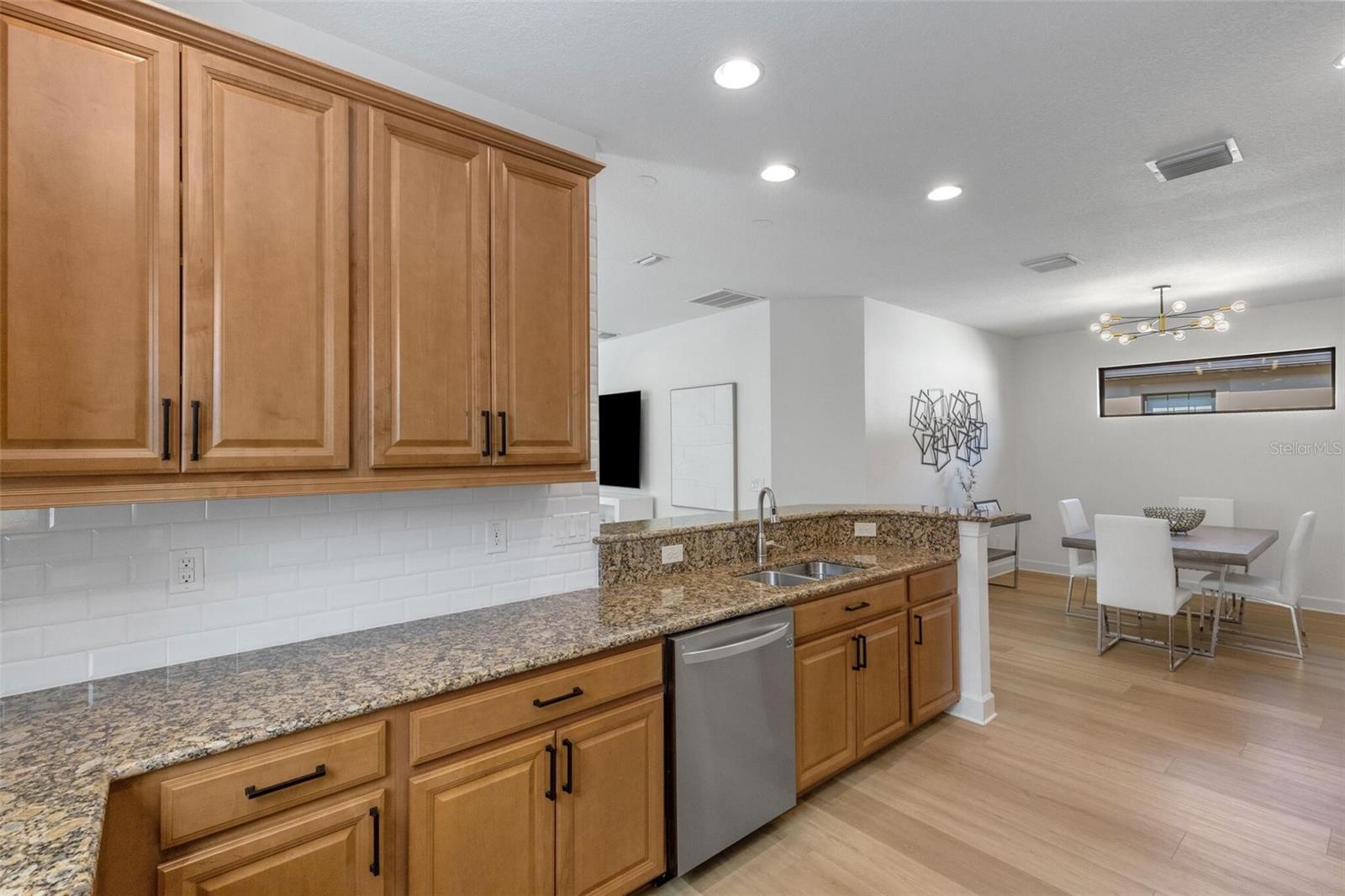 8413 ALBERATA VISTA DR