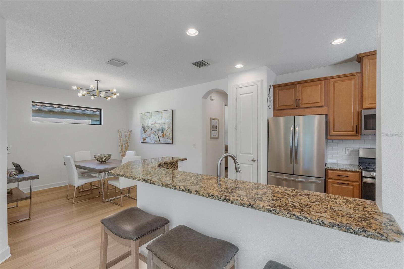 8413 ALBERATA VISTA DR