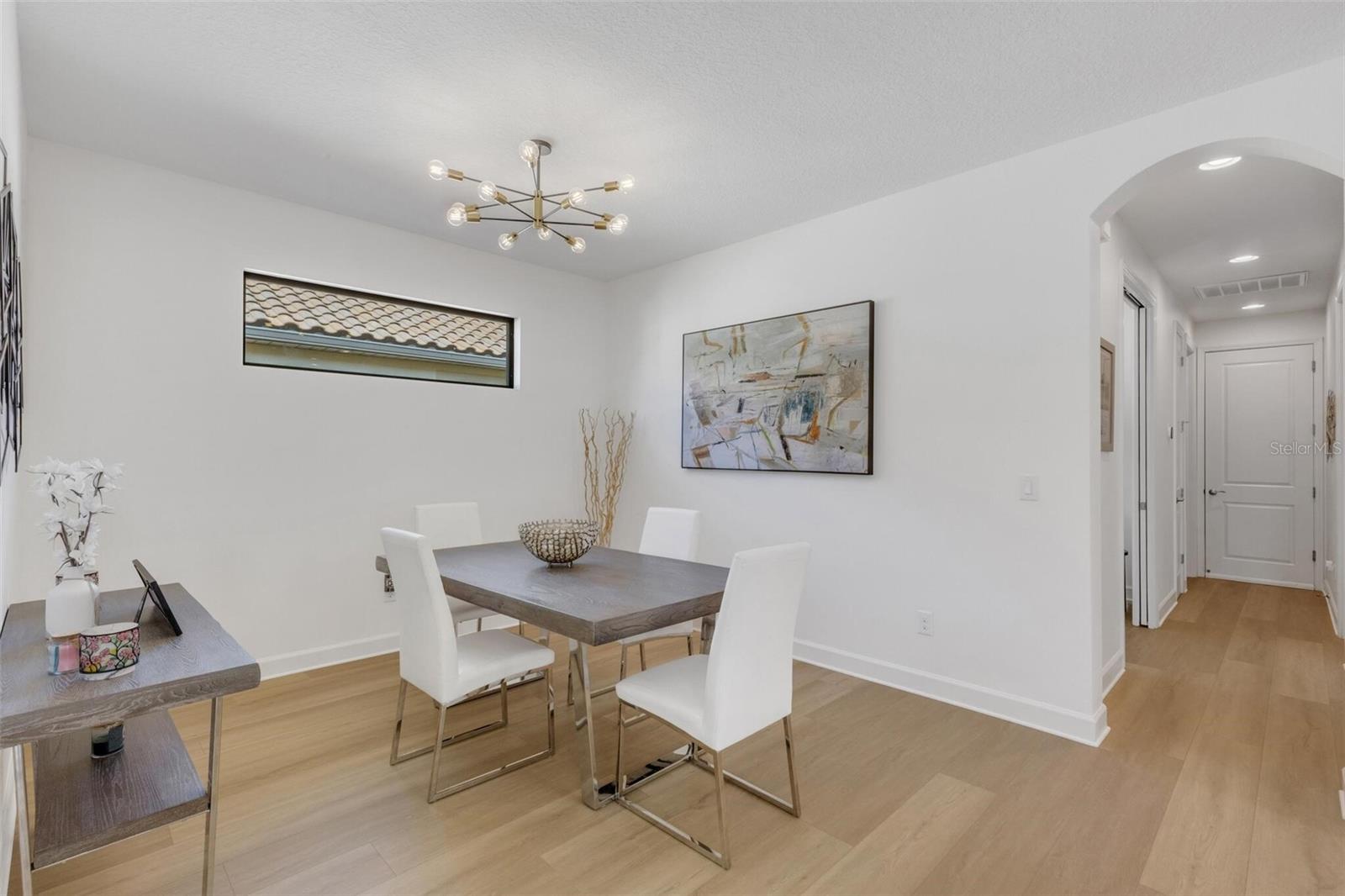 8413 ALBERATA VISTA DR