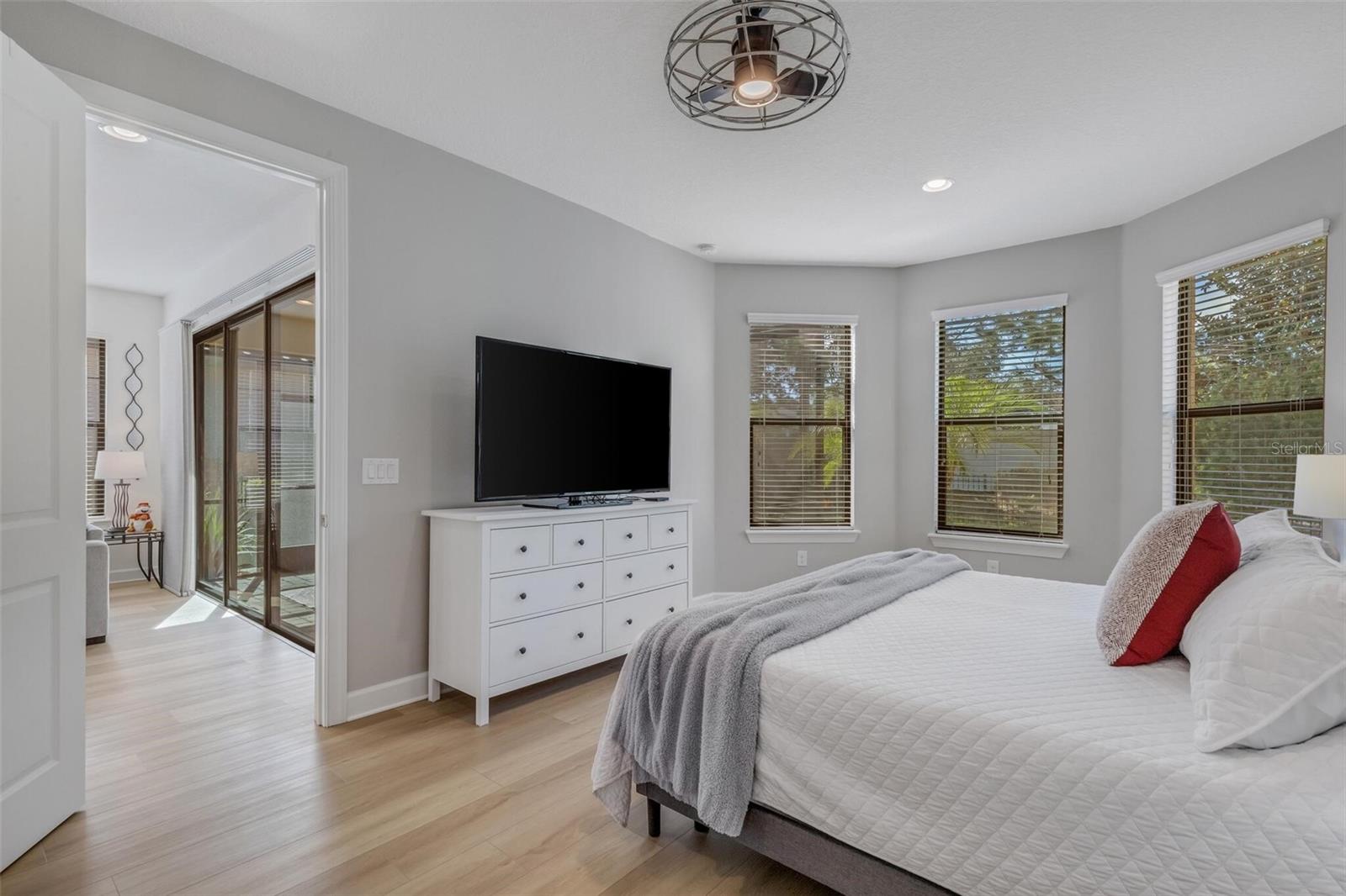 8413 ALBERATA VISTA DR
