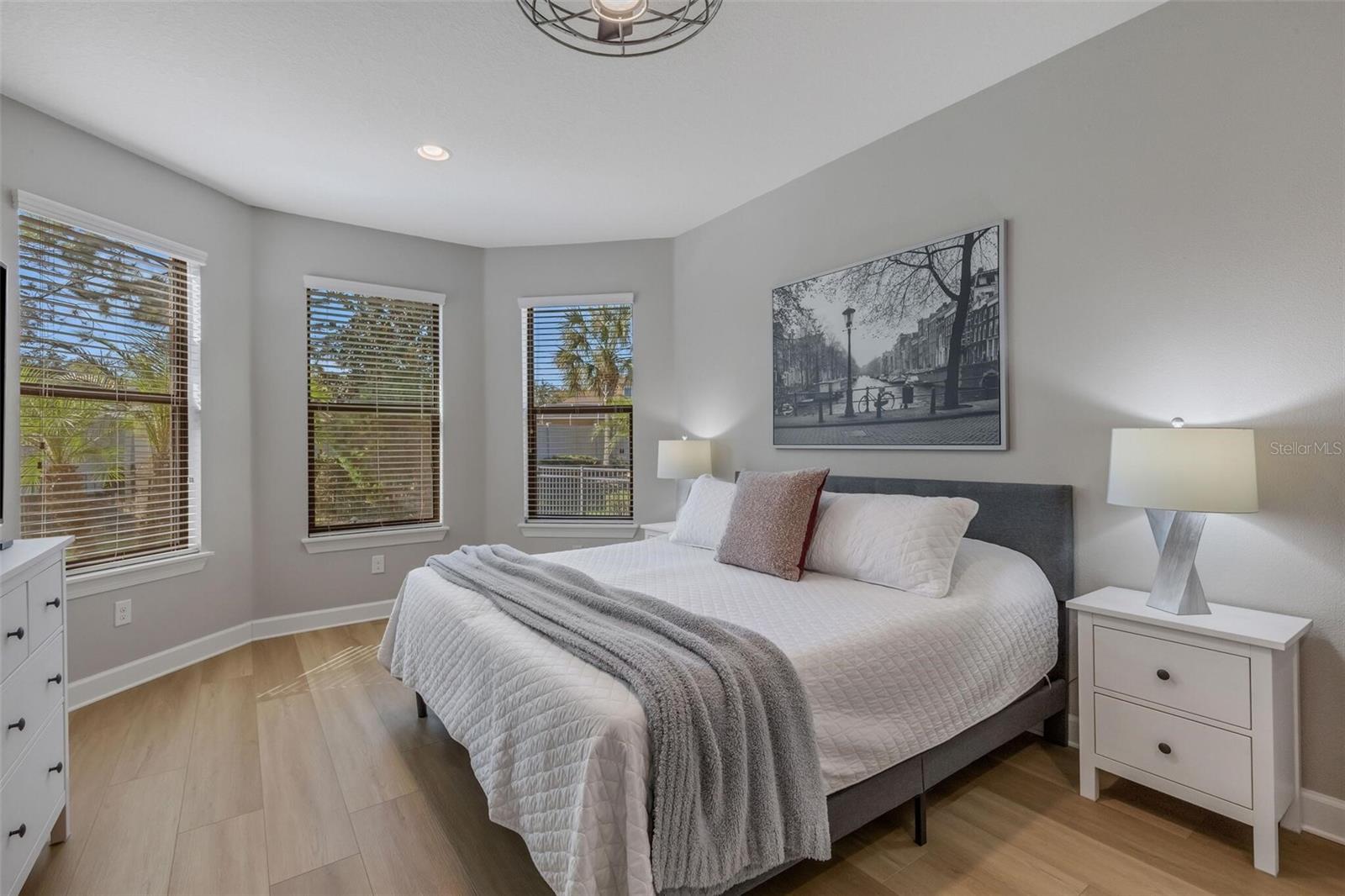 8413 ALBERATA VISTA DR
