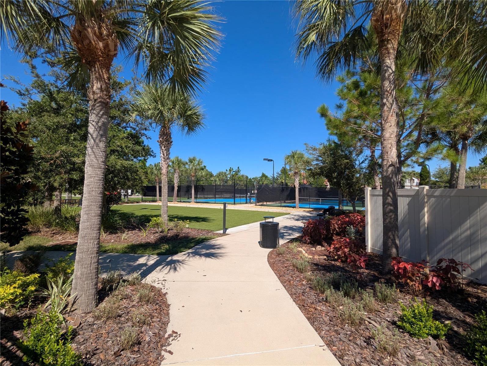8413 ALBERATA VISTA DR