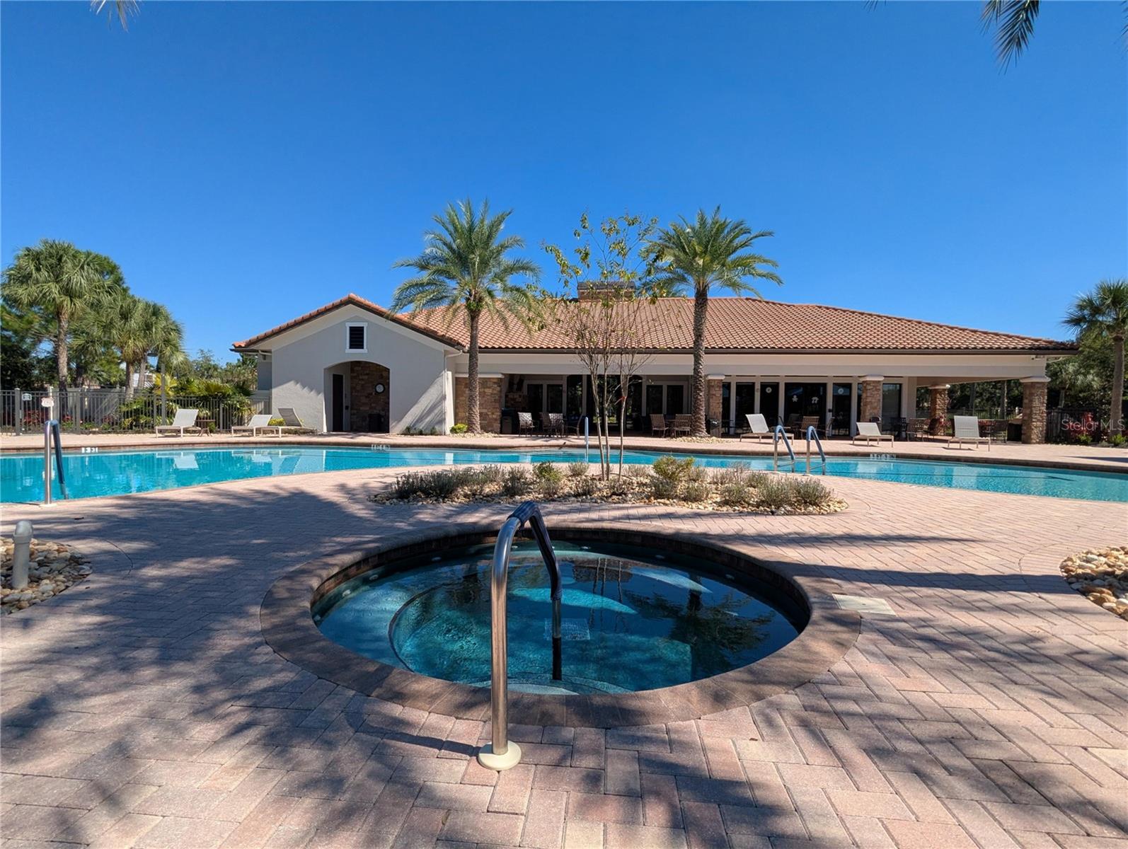 8413 ALBERATA VISTA DR