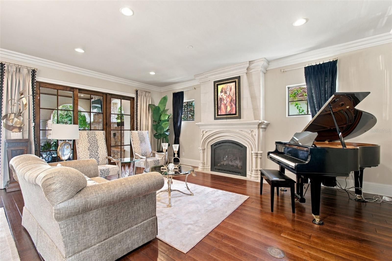 58 MARTINIQUE AVE #1/2
