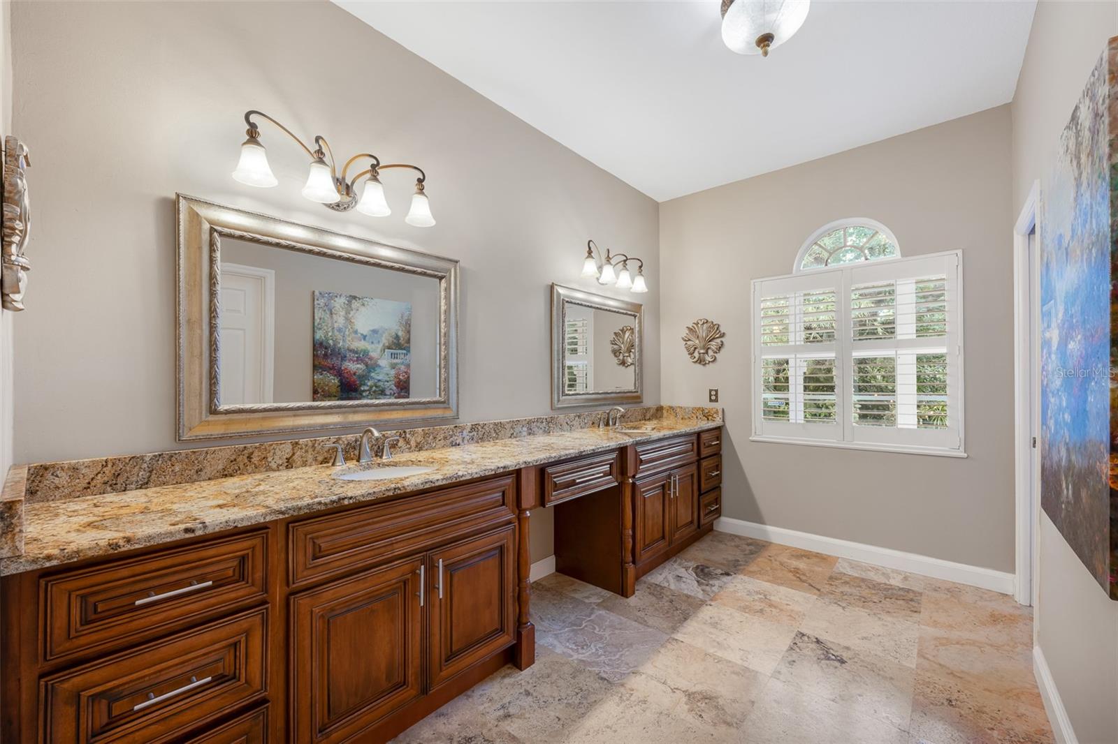 4535 W BEACHWAY DR