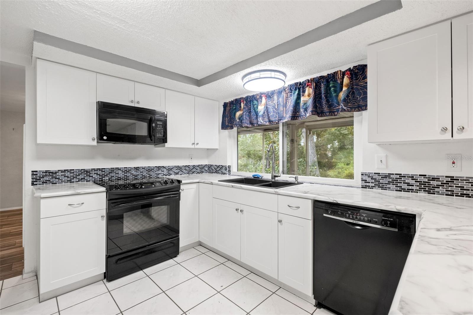 8024 BEAVER CREEK LOOP