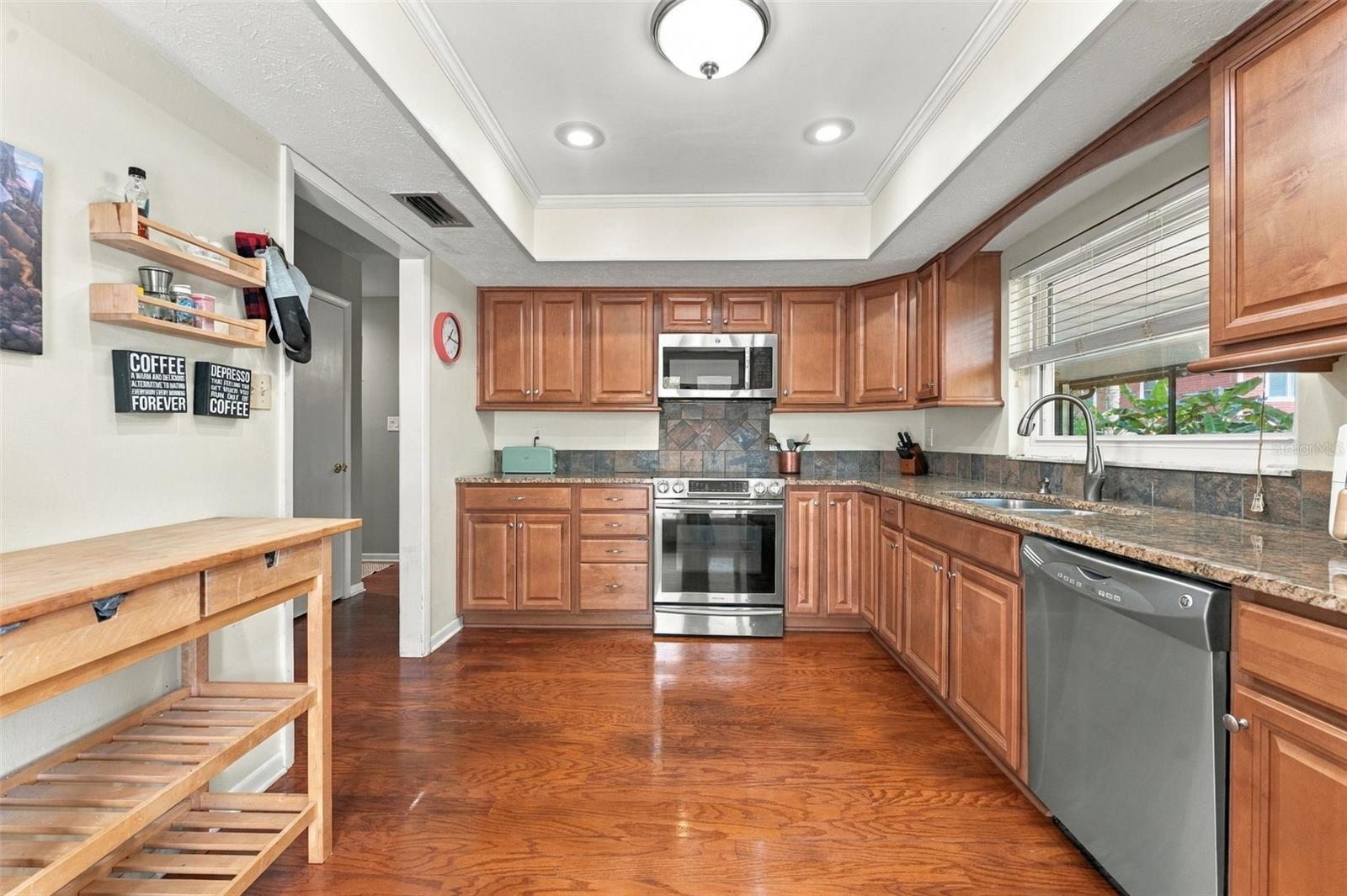 15801 COUNTRY LAKE DR