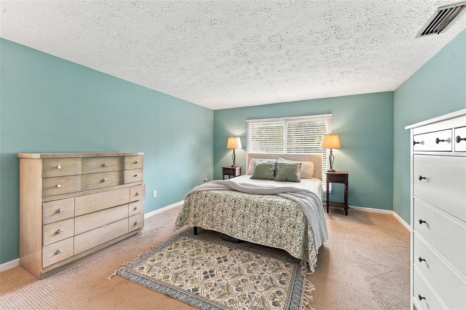 15801 COUNTRY LAKE DR