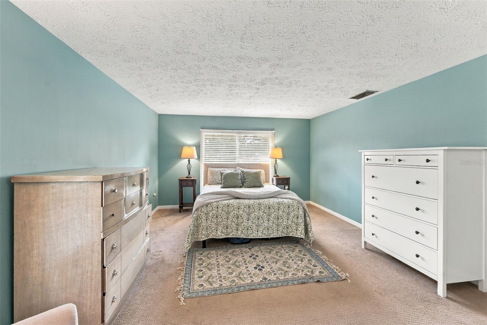 15801 COUNTRY LAKE DR