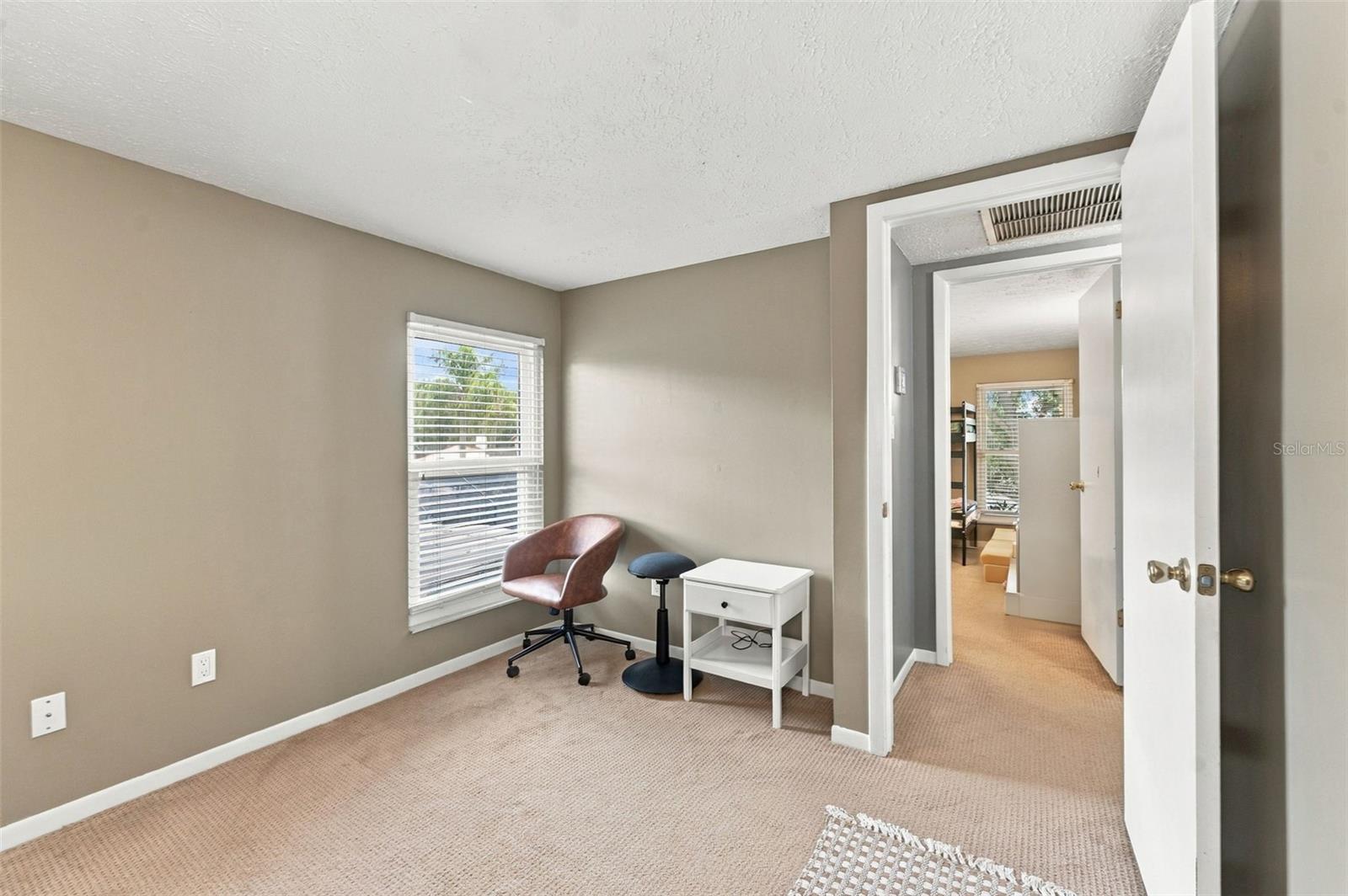 15801 COUNTRY LAKE DR